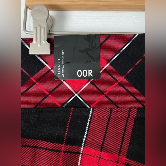 NWT Torrid Premium Ponte Stretch Pull-on Pixie Pants Size 00Regular/ Size 10 - Picture 5 of 5